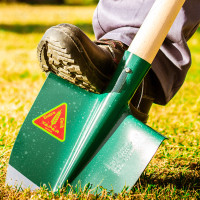 CAZMA/LOPATA CURBATA INTARITA CU ORIFI CAZMA/LOPATA CURBATA INTARITA CU ORIFI