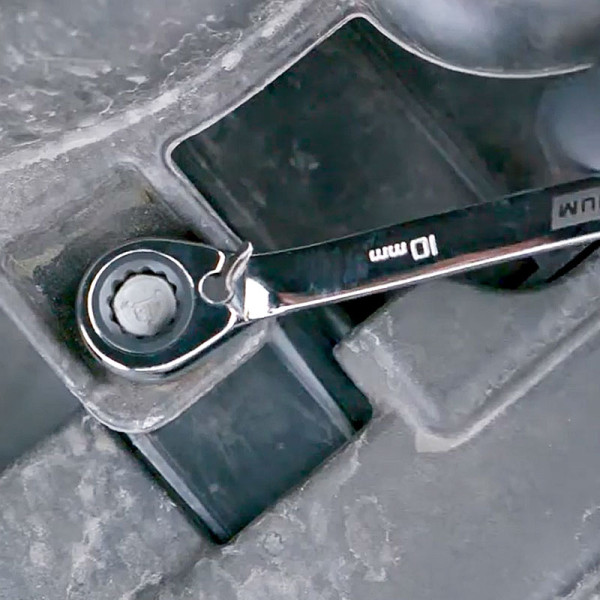 RATCHET WRENCHES