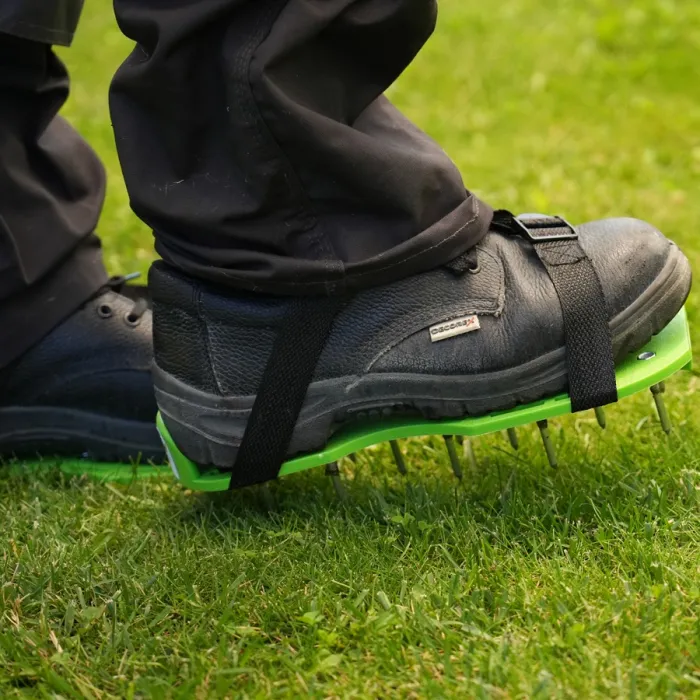 ОБУВКИ ЗА АЕРИРАНЕ И ОБРАБОТВАНЕ НА ПОЧВАТА