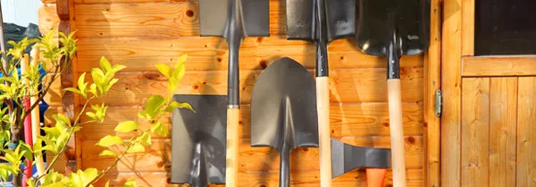 ГРАДИНСКИ СЕЧИВА И ИНВЕНТАР